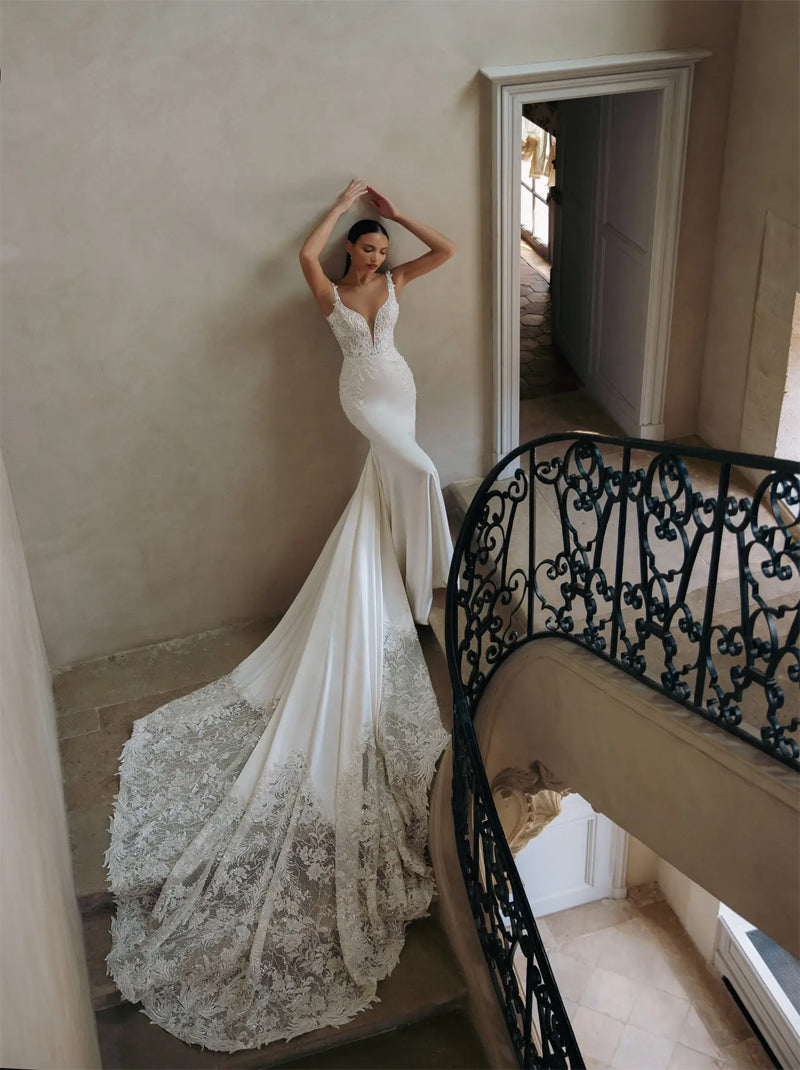 Gorgeous & Luxurious Mermaid Wedding Dresses Spaghetti Appliqued Beads Sleveless Satin Court Train Bridal Gowns Custom