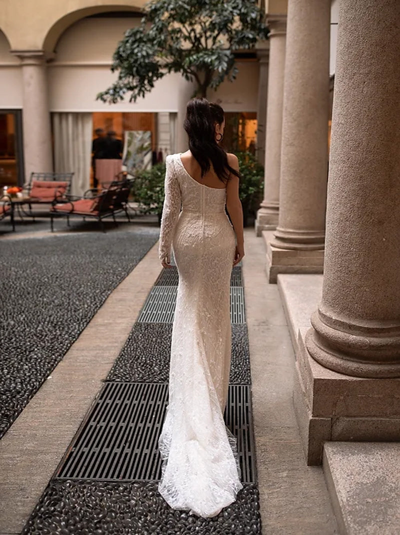 Gorgeous & Elegant Mermaid Wedding Dresses One Shoulder Appliqued One Long Sleeve Lace Sweep Train Bridal Gowns Custom