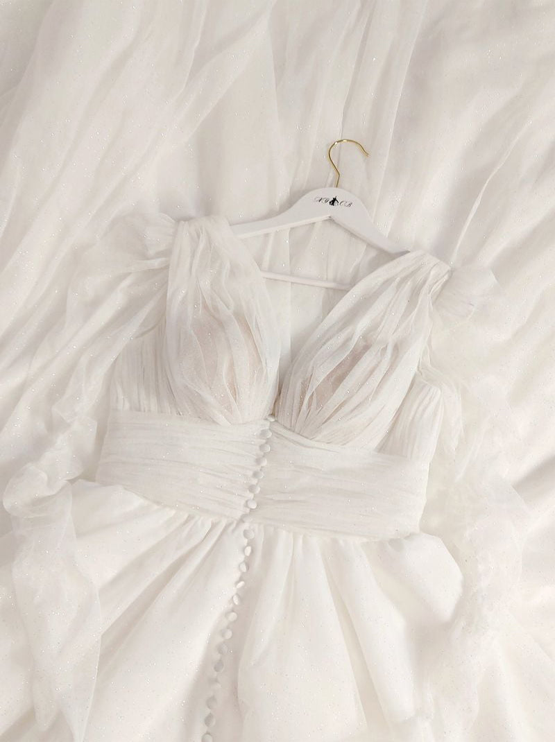 Elegant A-Line Wedding Dresses V-Neck Pleated Buttons Long Sleeves Zipper Sweep Train Chiffon Bridal Gowns Custom Made