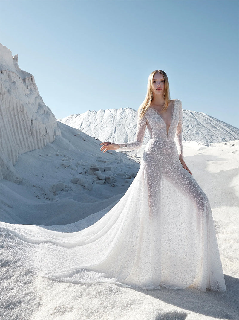 Simple & Sexy A-Line Wedding Dresses V-Neck Sequins Long Sleeves Tulle Court Train Bridal Gowns Custom Made
