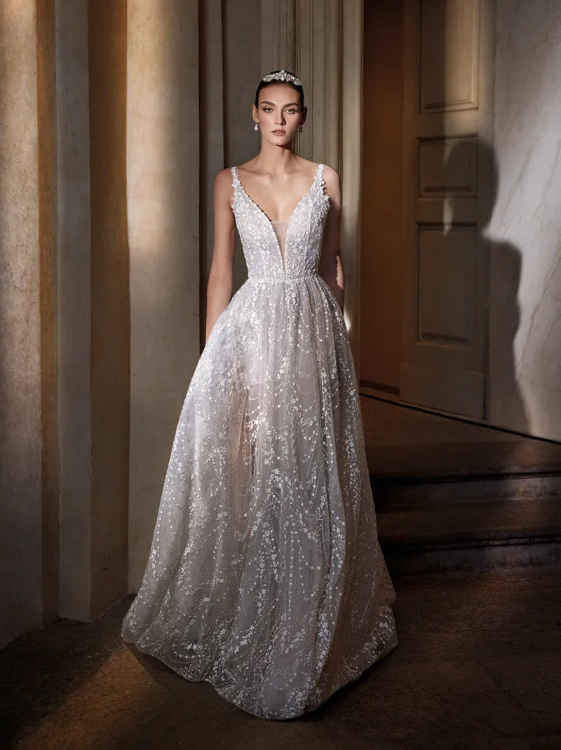 Elegant A-Line Wedding Dresses V-Neck Beads Appliqued Zipper Tulle Sweep Train Bridal Gowns Custom