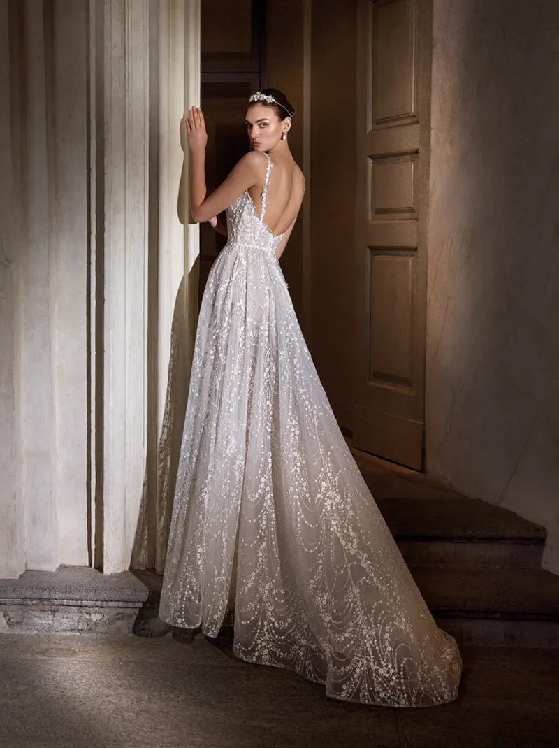Elegant A-Line Wedding Dresses V-Neck Beads Appliqued Zipper Tulle Sweep Train Bridal Gowns Custom