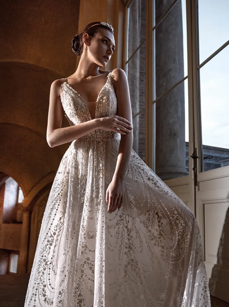 Elegant A-Line Wedding Dresses V-Neck Beads Appliqued Zipper Tulle Sweep Train Bridal Gowns Custom