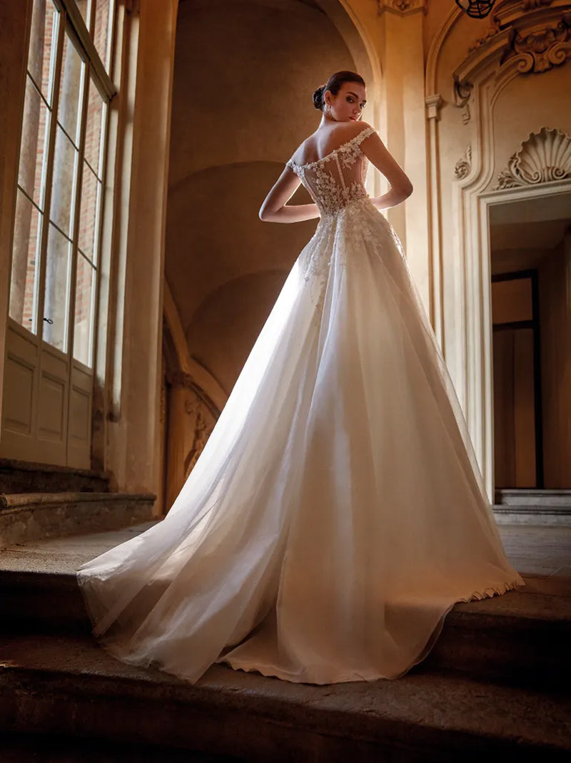 Ordinary & Elegant A-Line Boho Wedding Dresses Sweetheart Appliqued Beads Tulle Sweep Train Bridal Gowns