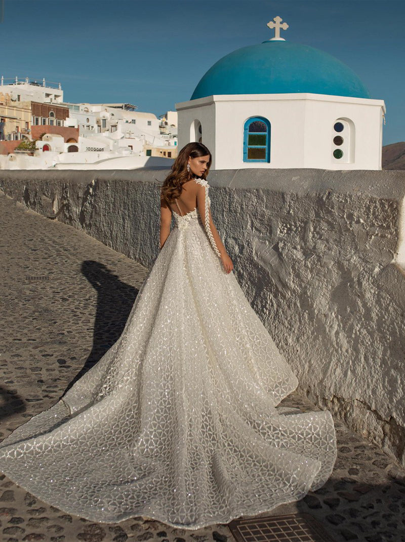 Modern & Charming A-Line Boho Wedding Dresses Sweetheart Appliqued Sequins Tulle Court Train Bridal Gowns