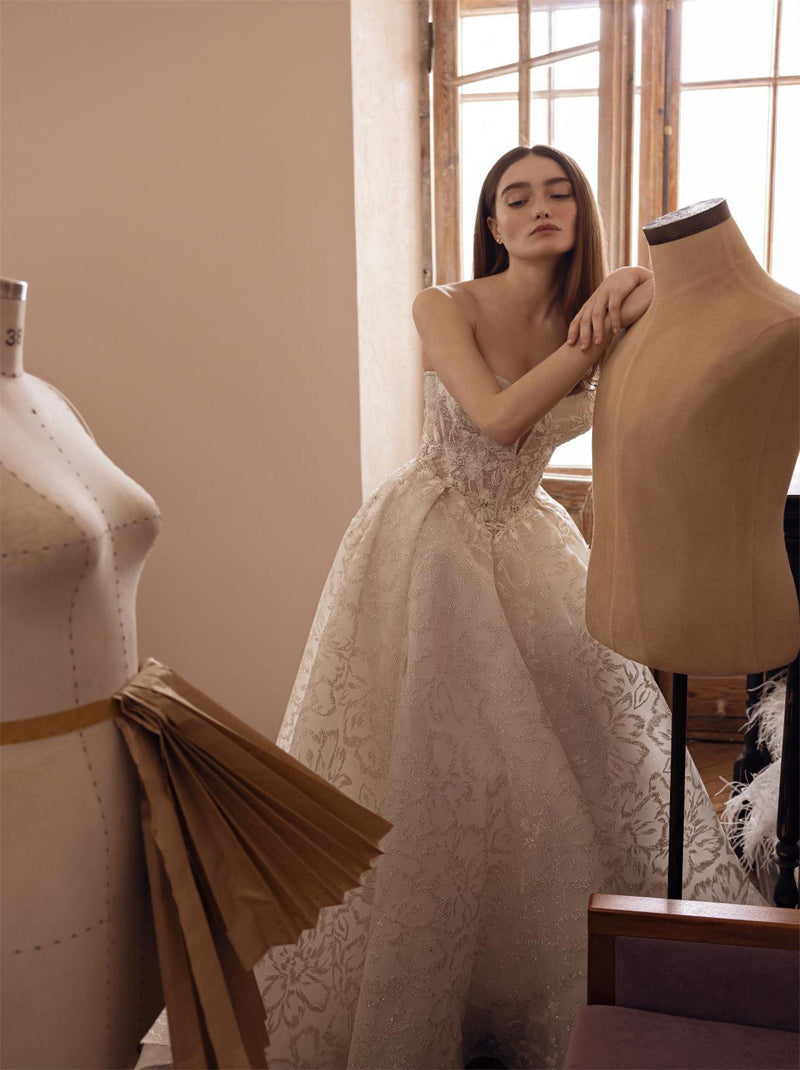 Modern & Classic A-Line Boho Wedding Dresses Sweetheart Appliqued Sequins Tulle Sweep Train Bridal Gowns