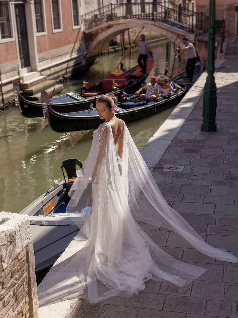 Luxurious & Elegant Mermaid Wedding Dresses Spaghetti Beads Appliqued Tulle Court Train Bridal Gowns