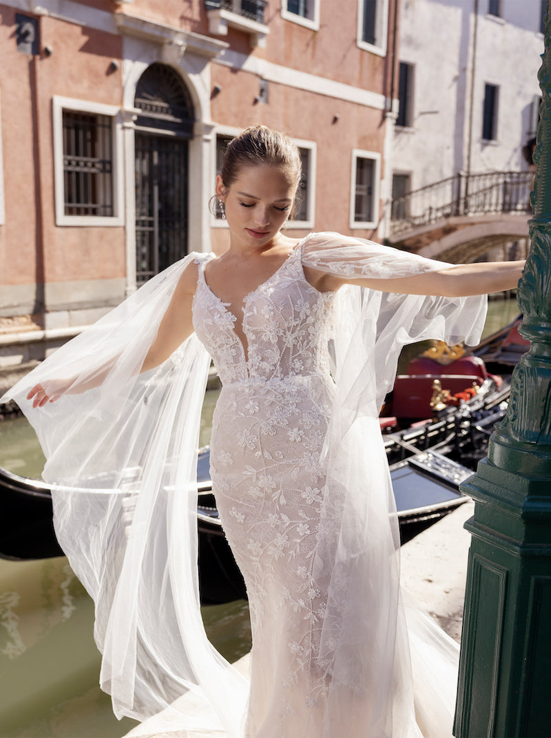 Luxurious & Elegant Mermaid Wedding Dresses Spaghetti Beads Appliqued Tulle Court Train Bridal Gowns