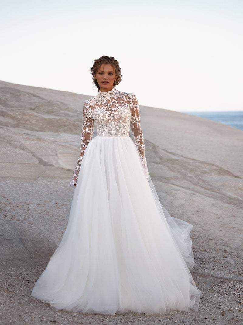 Elegant & Modern A-Line Boho Wedding Dresses High Neck Long Sleeves Beads Appliqued Sweep Train Tulle Bridal Gowns Custom