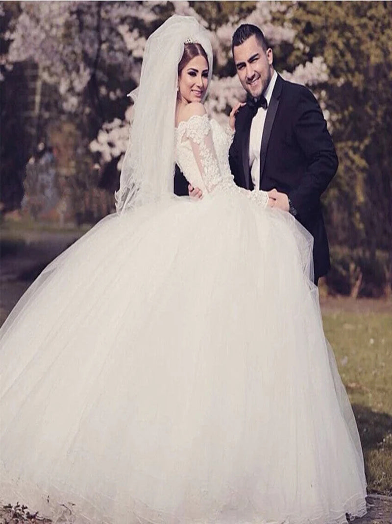 Romantic Ball Gown Wedding Dresses Off The Shoulder Long Sleeves Appliqued Tulle Court Train Bridal Gowns Custom Made