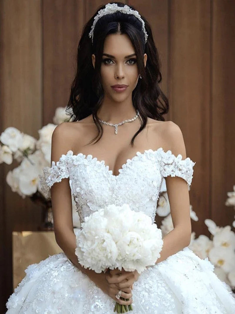 Elegant Ball Gown Wedding Dresses Sweetheart Cap Sleeves Beads Appliqued Lace Up Court Train Bridal Gowns Custom Made