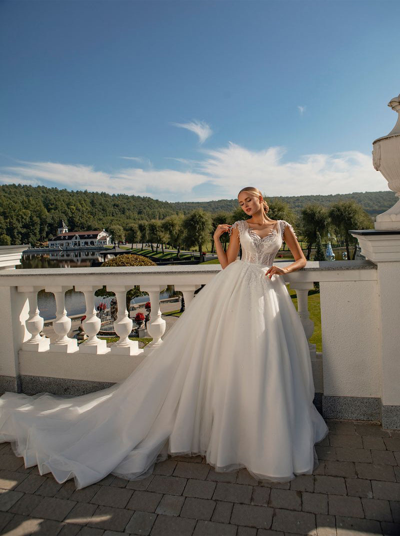 Modern Ball Gown Wedding Dresses Sweetheart Appliqued Beads Cap Sleeves Tulle Court Train Satin Bridal Gowns Custom