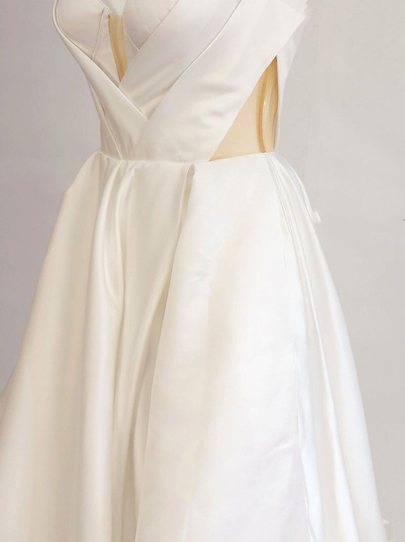 Simple A-Line Wedding Dresses Sweetheart Pleated Bowknot Satin Sweep Train Bridal Gowns With Slit