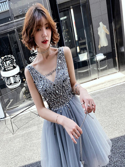 Elegant A-Line V-Neck Sequins Beads Backless Sleeveless Short Tulle Homecoming Graduation Specials Occasion Party Gowns