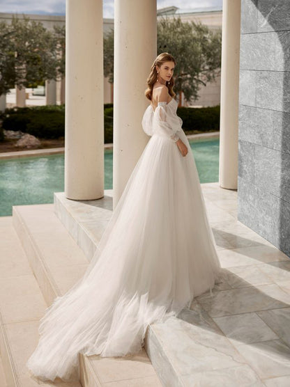 Ivory A-Line Wedding Dresses Sweetheart Appliques Beads Detachable Puffy Sleeves Tulle Court Train Bridal Gowns Custom Made