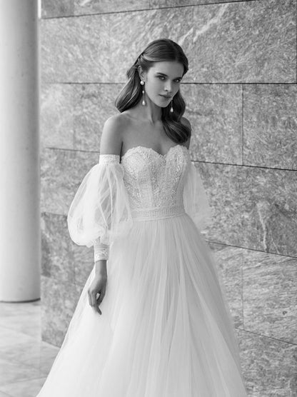 Ivory A-Line Wedding Dresses Sweetheart Appliques Beads Detachable Puffy Sleeves Tulle Court Train Bridal Gowns Custom Made