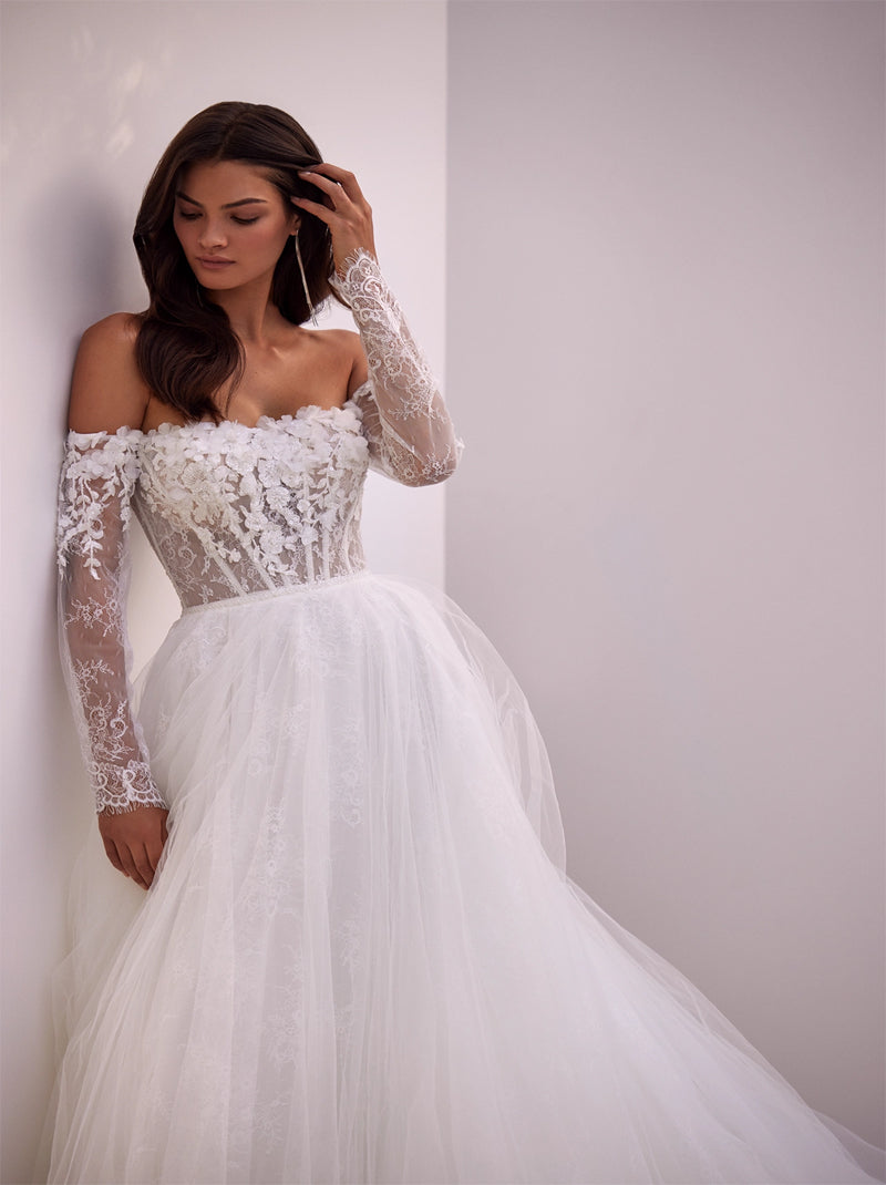 Gorgeous & Charming A-Line Boho Wedding Dresses Off The Shoulder Beads Appliqued Tulle Court Train Bridal Gowns Custom