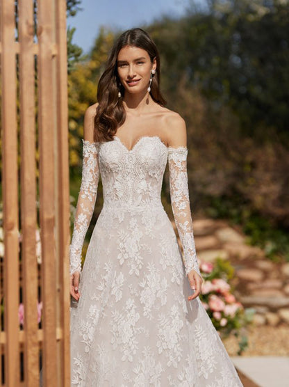 Ivory A-Line Wedding Dresses Sweetheart Appliques Lace Detachable Long Sleeves Lace Court Train Bridal Gowns Custom