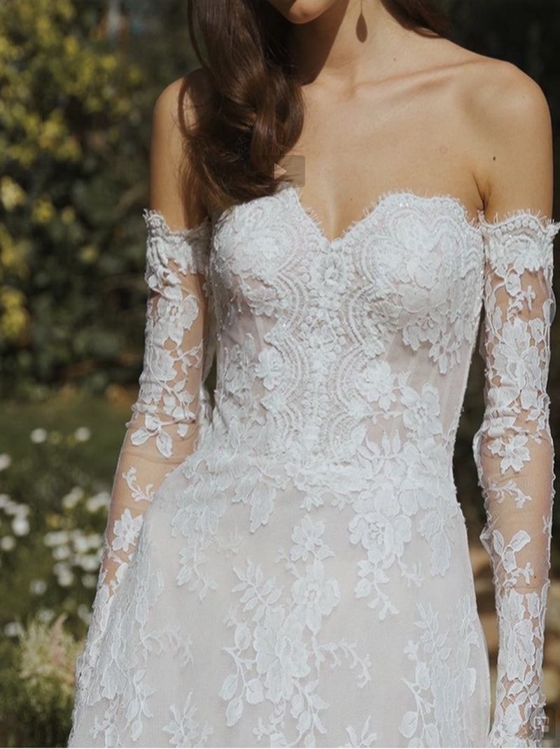 Ivory A-Line Wedding Dresses Sweetheart Appliques Lace Detachable Long Sleeves Lace Court Train Bridal Gowns Custom