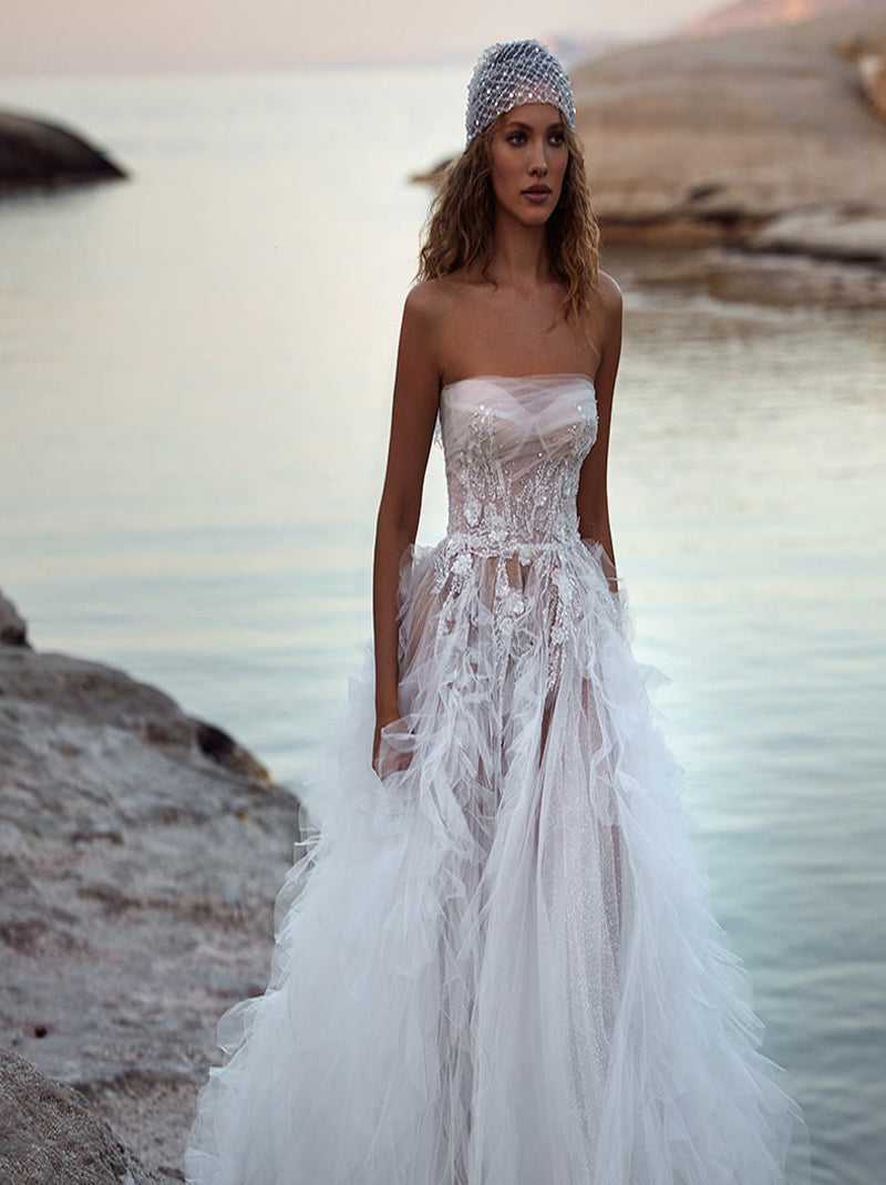 Illusion A-Line Wedding Dresses Strapless Sleeveless Appliqued Lace Up Sweep Train Chiffon Boho Bridal Gowns Custom Made