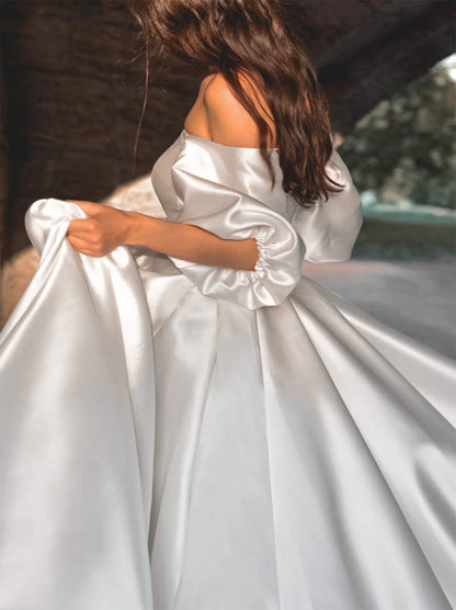 Elegant A-Line Wedding Dresses Strapless Half Long Sleeves Court Train Satin Bridal Gowns Custom Design