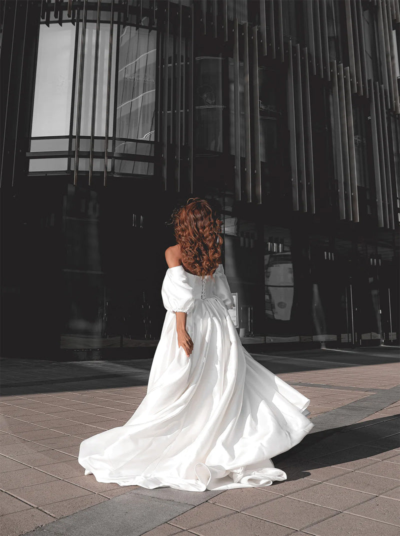 Elegant A-Line Wedding Dresses Strapless Half Long Sleeves Court Train Satin Bridal Gowns Custom Design