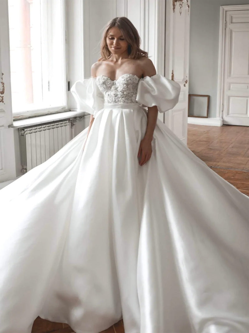 Charming A-Line Wedding Dresses Sweetheart Appliques Ruched Detachable Puffy Short Sleeves Satin Court Train Bridal Gowns Custom Made