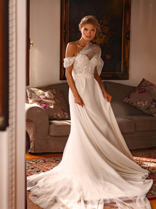 Luxurious & Elegant A-Line Boho Wedding Dresses Sweetheart Appliqued Beads Cap Sleeves Satin Sweep Train Bridal Gowns Custom Made