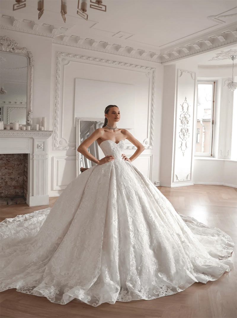 Luxurious Ball Gown Wedding Dresses Sweetheart Appliqued Beaded Lace Up Detachable Cap Sleeves Cathedral Train