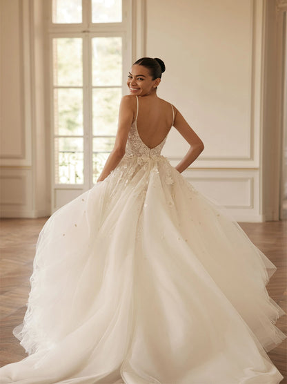 Charming & Classic A-Line Wedding Dresses Spaghetti Beads Appliqued Tulle Sweep Train Bridal Gowns Custom With Slit