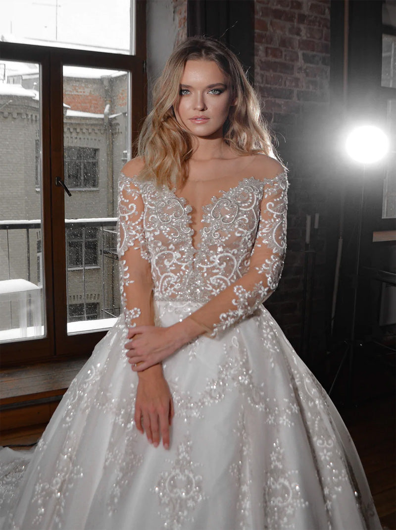 Sparkling Ball Gown Wedding Dresses Illusion Scoop Beaded Appliqued Long Sleeves Court Train Tulle Bridal Gowns Custom Made