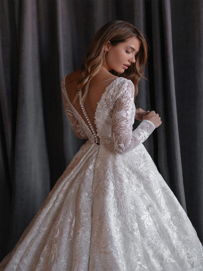 Luxurious Ball Gown Wedding Dresses V-Neck Long Sleeves Beads Appliques Covered Buttons Lace Court Train Bridal Gowns Custom Made