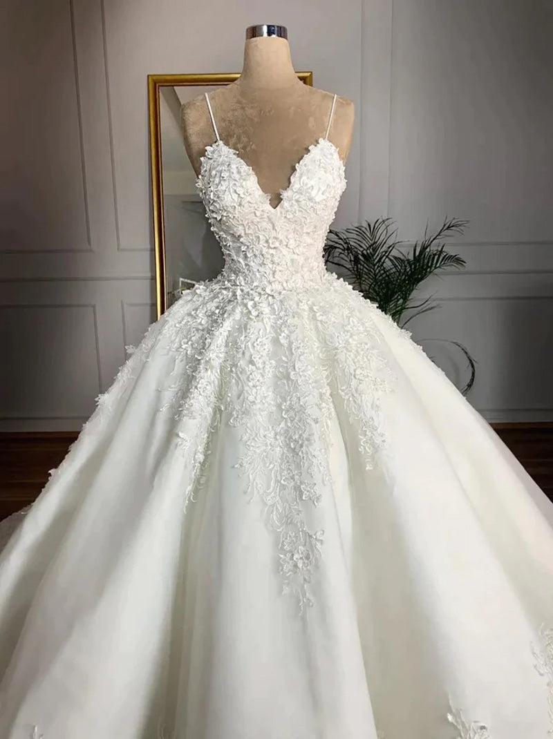 Modern Ball Gown Wedding Dresses Spaghetti Sleeveless Beads Appliques Floor Length Tulle Bridal Gowns Custom Made