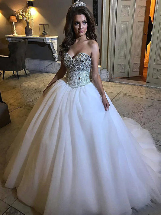 Sparking Ball Gown Wedding Dresses Sweetheart Beads Crystals Sleeveless Lace Up Tulle Floor Length Bridal Gowns Custom Design