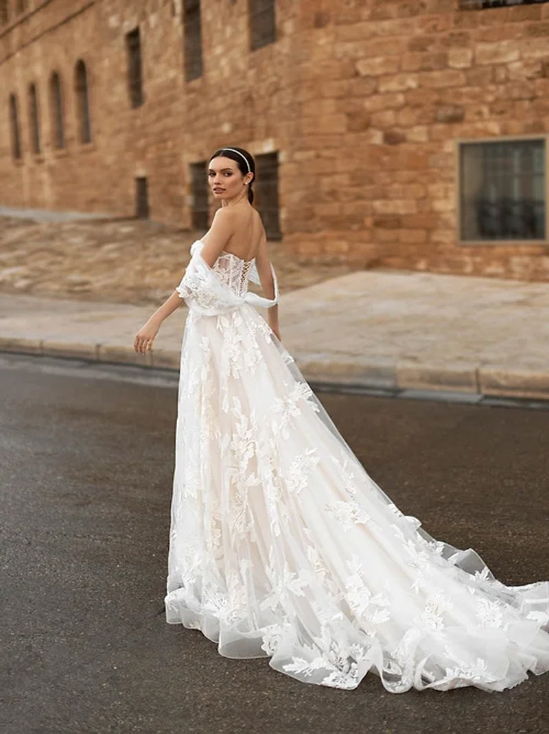 Gorgeous & Elegant A-Line Boho Wedding Dresses Sweetheart Appliqued Beads Cap Sleeves Tulle Sweep Train Bridal Gowns Custom Made