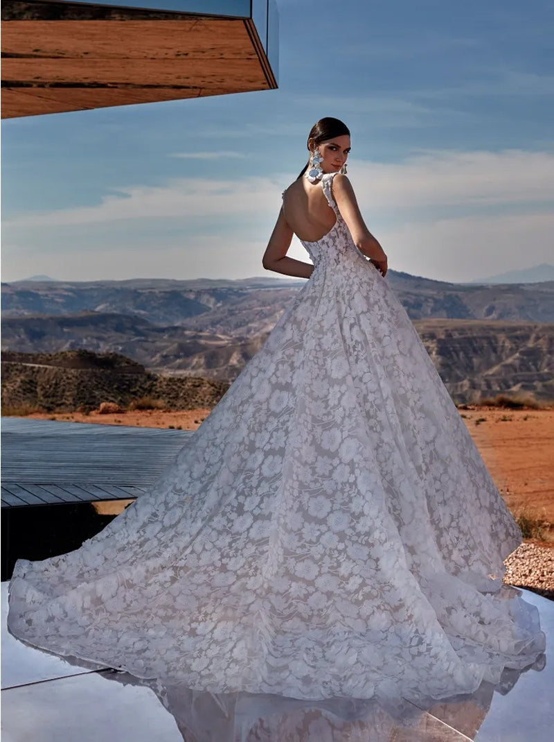 Gorgeous & Modern Ball Gown Boho Wedding Dresses Spaghetti Appliqued Satin Court Train Satin Bridal Gowns Custom