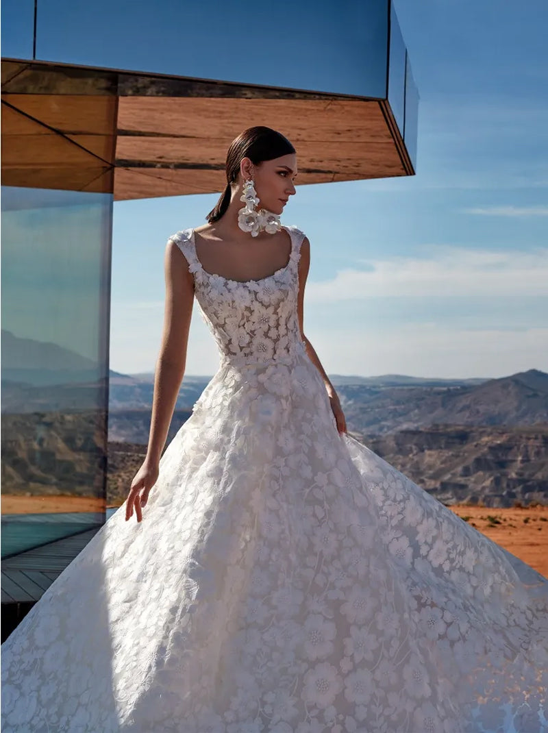 Gorgeous & Modern Ball Gown Boho Wedding Dresses Spaghetti Appliqued Satin Court Train Satin Bridal Gowns Custom