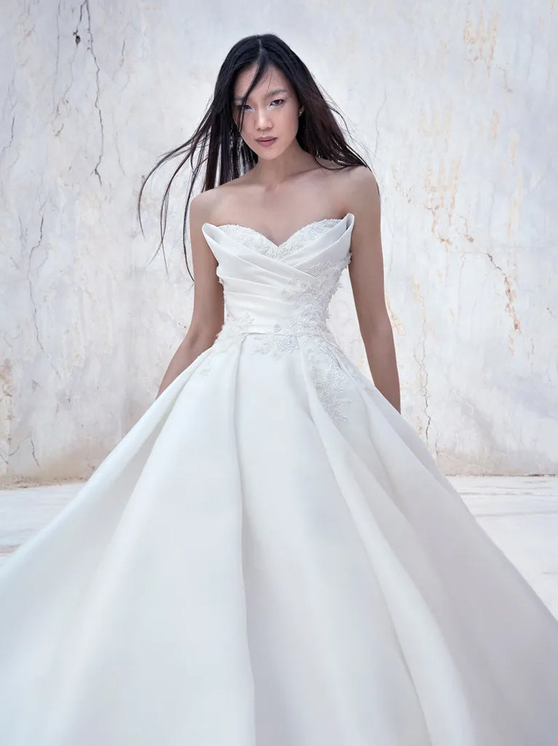 Simple & Modern Ball Gown Boho Wedding Dresses Sweetheart Appliqued Sweep Train Satin Bridal Gowns Custom