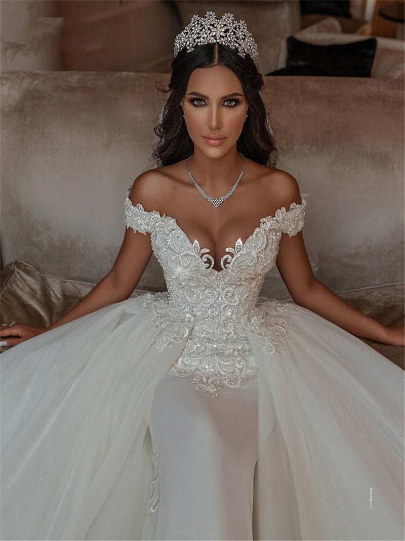 Luxury A-Line Wedding Dresses Sweetheart Appliques Beads Lace Up Sweep Train Tulle Bridal Gowns