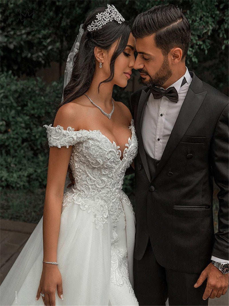 Luxury A-Line Wedding Dresses Sweetheart Appliques Beads Lace Up Sweep Train Tulle Bridal Gowns