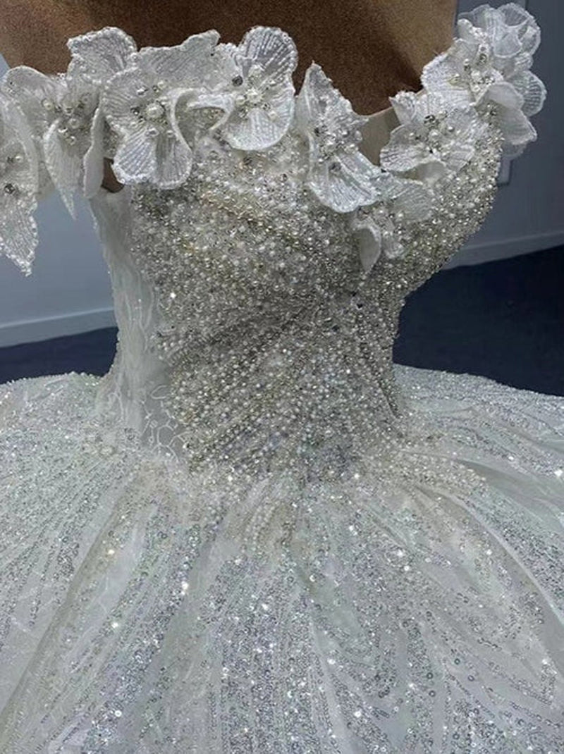 Luxurious Ball Gown Wedding Dresses Sweetheart Beads Crystals Appliques Ruffles Cap Sleeves Lace Up Tulle Court Train Bridal Gowns Custom Made