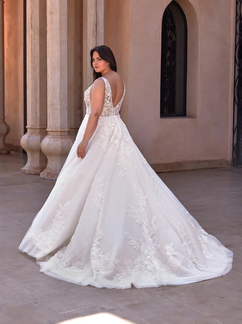 Simple & Elegant Ball Gown Boho Wedding Dresses V-Neck Applqued Tulle Court Train Bridal Gowns Custom Made