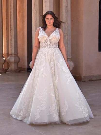 Simple & Elegant Ball Gown Boho Wedding Dresses V-Neck Applqued Tulle Court Train Bridal Gowns Custom Made