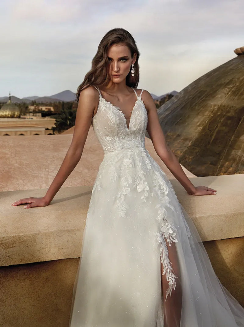 Simple & Elegant A-Line Wedding Dresses Spaghetti Appliqued Chiffon Sweep Train Bridal Gowns With Slit