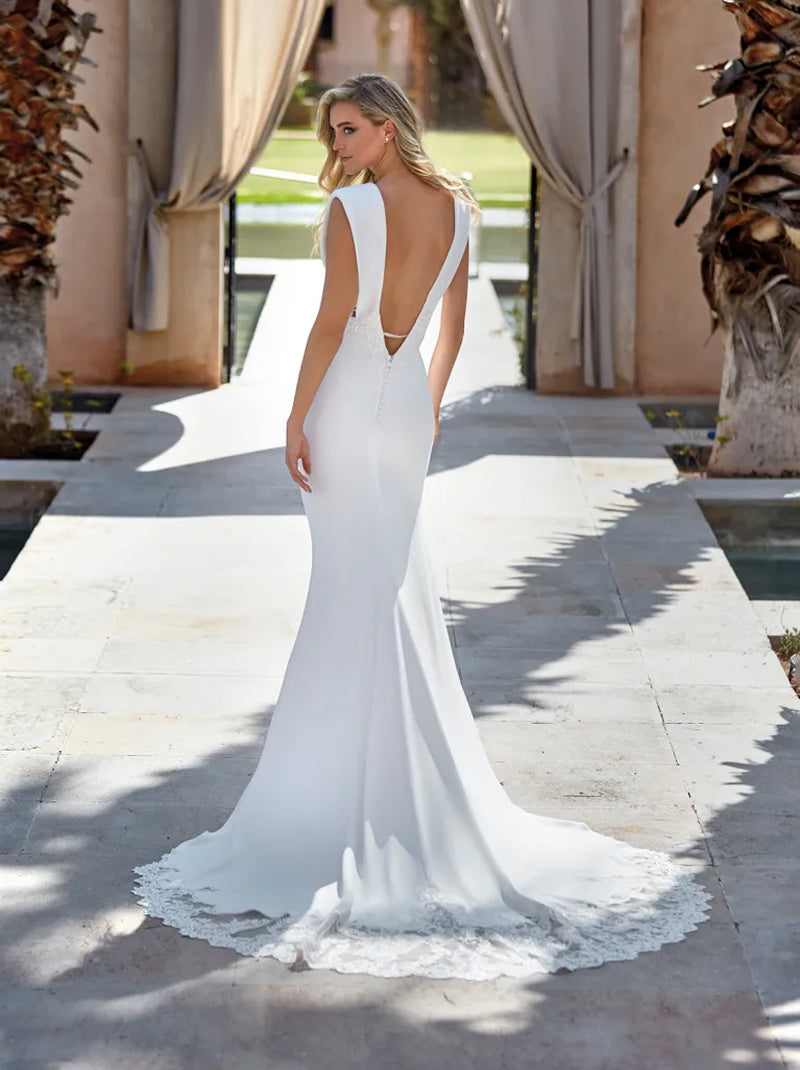 Gorgeous & Classic Mermaid Wedding Dresses V-Neck Appliqued Satin Court Train Bridal Gowns Custom Made