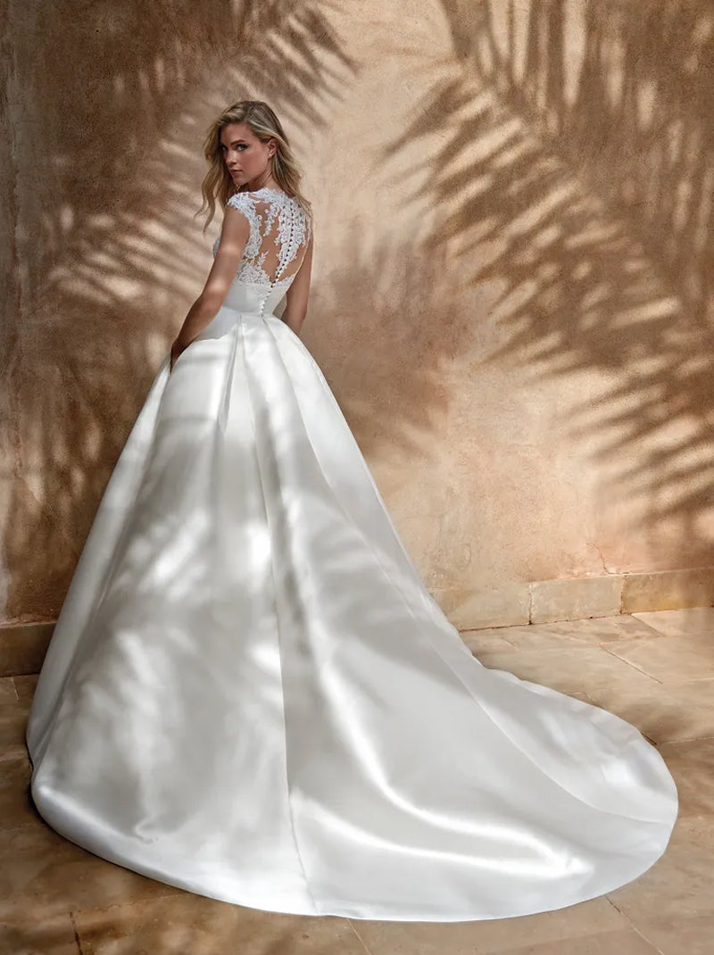 Gorgeous & Elegant A-Line Wedding Dresses V-Neck Sequins Beads Satin Sweep Train Bridal Gowns Custom Made