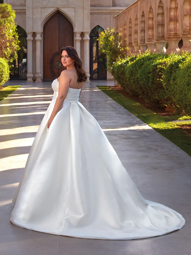 Luxurious & Elegant Ball Gown Boho Wedding Dresses Sweetheart Beads Sleeveless Satin Sweep Train Bridal Gowns Custom Made