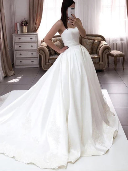 Elegant Ball Gown Wedding Dresses Sweetheart Pleated Sleeveless Sweep Train Satin Bridal Gowns Custom Made