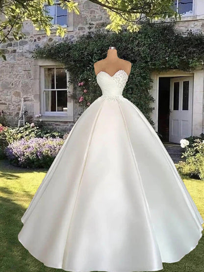 Elegant Ball Gown Wedding Dresses Sweetheart Beads Pearls Pleated Sleeveless Sweep Train Satin Bridal Gowns Custom Made