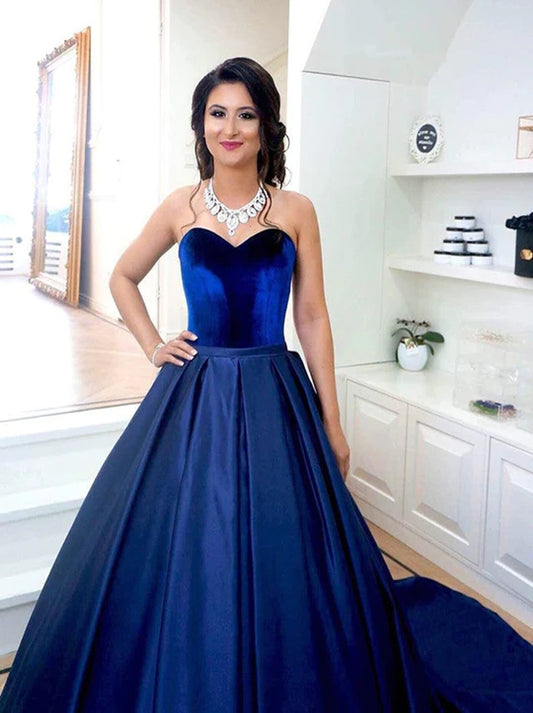 Royal Blue Ball Gown Wedding Dresses Sweetheart Sleeveless Pleated Backless Sweep Train Velvet Bridal Gowns Custom Made